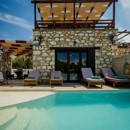 Diamante -seafront Stone For 5 With Stunning Sunset Views By Mana Gers Ammoudi