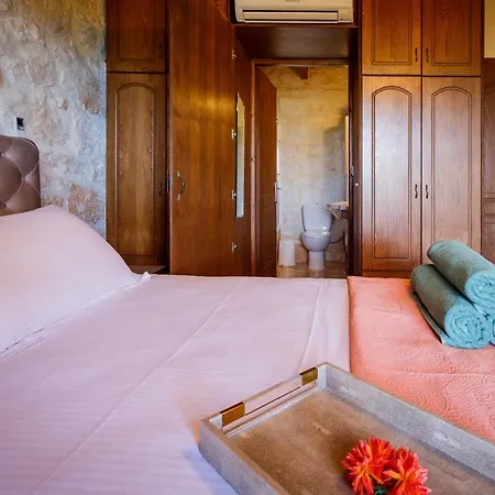Diamante -seafront Stone For 5 With Stunning Sunset Views By Mana Gers Villa *