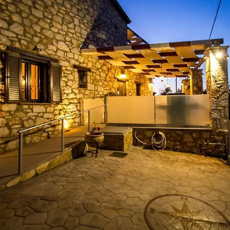 Villa Diamante -seafront Stone For 5 With Stunning Sunset Views By Mana Gers Ammoudi