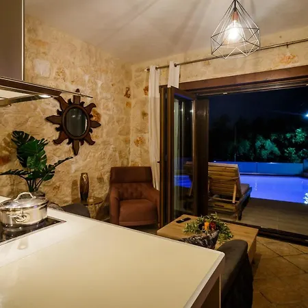 Diamante -seafront Stone For 5 With Stunning Sunset Views By Mana Gers