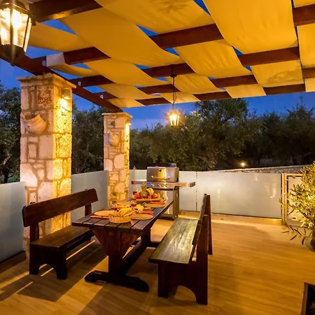 Villa Diamante -seafront Stone For 5 With Stunning Sunset Views By Mana Gers Ammoudi