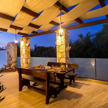 Diamante -seafront Stone For 5 With Stunning Sunset Views By Mana Gers *