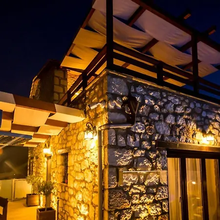 Diamante -seafront Stone For 5 With Stunning Sunset Views By Mana Gers Villa
