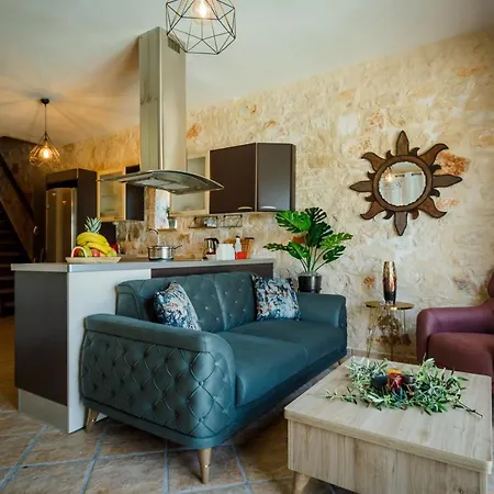 Diamante -seafront Stone For 5 With Stunning Sunset Views By Mana Gers Villa *