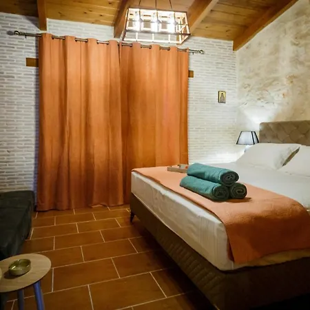 Villa Diamante -seafront Stone For 5 With Stunning Sunset Views By Mana Gers