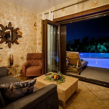 Diamante -seafront Stone For 5 With Stunning Sunset Views By Mana Gers Villa *