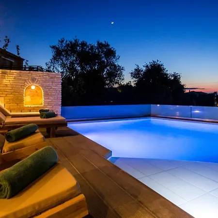 Diamante -seafront Stone For 5 With Stunning Sunset Views By Mana Gers