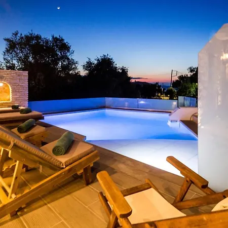 Diamante -seafront Stone For 5 With Stunning Sunset Views By Mana Gers Ammoudi