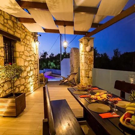 Villa Diamante -seafront Stone For 5 With Stunning Sunset Views By Mana Gers *