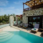 Villa Diamante -seafront Stone For 5 With Stunning Sunset Views By Mana Gers