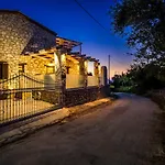 Villa Diamante -seafront Stone For 5 With Stunning Sunset Views By Mana Gers