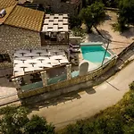 Villa Diamante -seafront Stone For 5 With Stunning Sunset Views By Mana Gers Ammoudi
