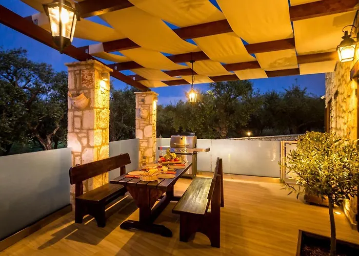 וילה Diamante -seafront Stone For 5 With Stunning Sunset Views By Mana Gers אמודי