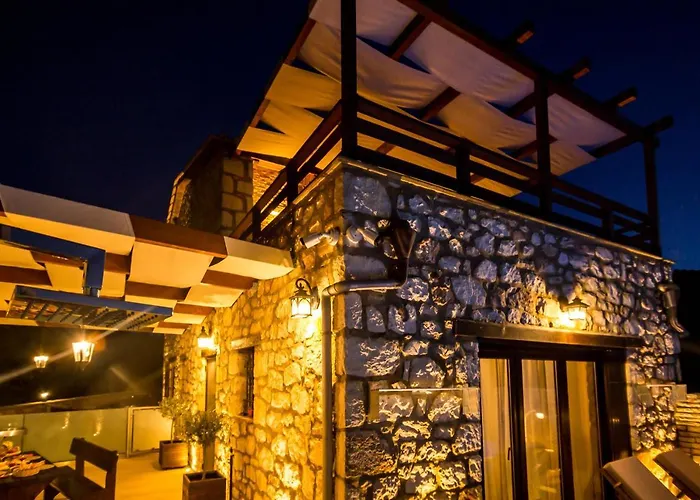 Diamante -seafront Stone For 5 With Stunning Sunset Views By Mana Gers וילה