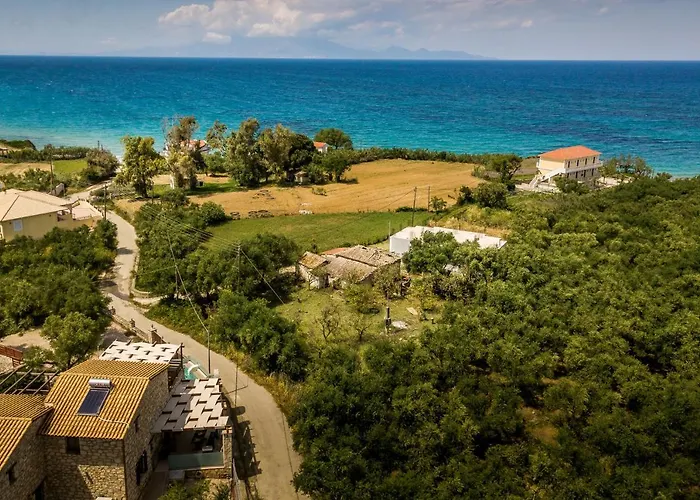 Diamante -seafront Stone For 5 With Stunning Sunset Views By Mana Gers וילה אמודי