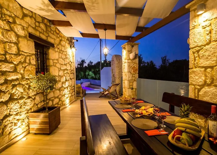 וילה Diamante -seafront Stone For 5 With Stunning Sunset Views By Mana Gers *