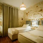 Diamante -seafront Stone For 5 With Stunning Sunset Views By Mana Gers Amoudi