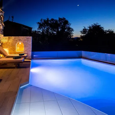 Villa Diamante -seafront Stone For 5 With Stunning Sunset Views By Mana Gers *