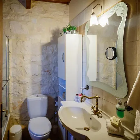 Villa Diamante -seafront Stone For 5 With Stunning Sunset Views By Mana Gers