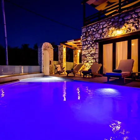 Diamante -seafront Stone For 5 With Stunning Sunset Views By Mana Gers