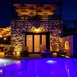 فيلة Diamante -seafront Stone For 5 With Stunning Sunset Views By Mana Gers أمودي