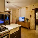 Diamante -seafront Stone For 5 With Stunning Sunset Views By Mana Gers