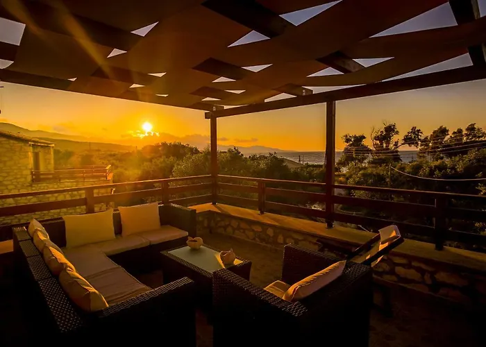 Diamante -seafront Stone For 5 With Stunning Sunset Views By Mana Gers *