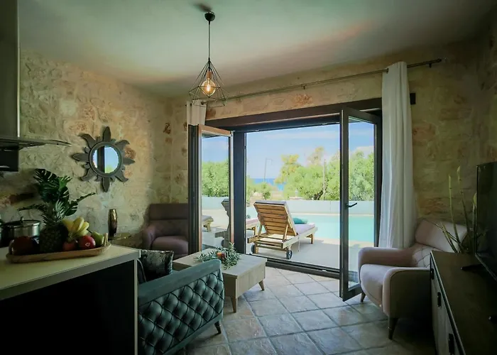 Diamante -seafront Stone For 5 With Stunning Sunset Views By Mana Gers Βίλα