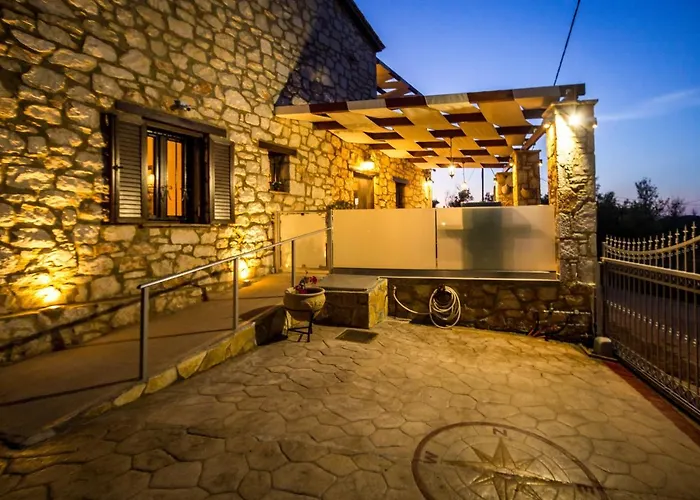 Βίλα Diamante -seafront Stone For 5 With Stunning Sunset Views By Mana Gers Αμμούδι