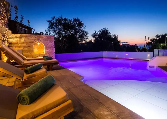 Diamante -seafront Stone For 5 With Stunning Sunset Views By Mana Gers Βίλα